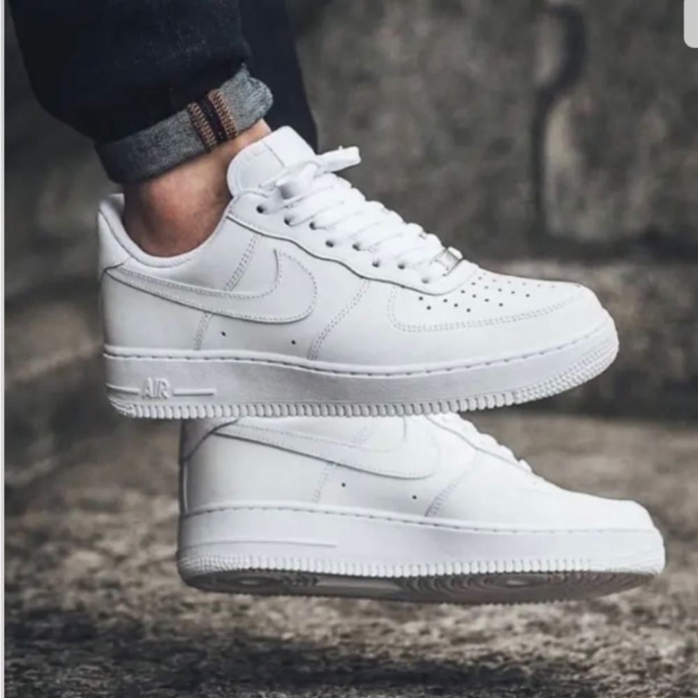 Nike Air Force One AF1 Mens 8.5 Classic White Leather Sneakers Shoes‎